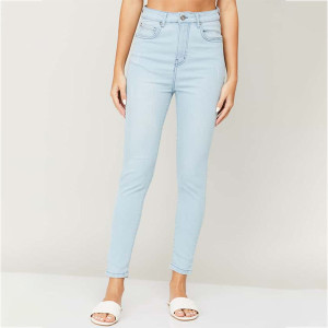 Women Solid Distressed Skinny Fit Jeans