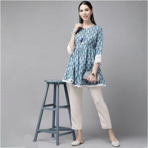 Women Blue & White Paisley Print Tunic with Lace Detail